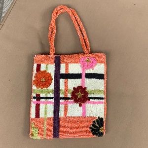 NEW WITHOUT TAGS, BEADED WRISTLET/PURSE
